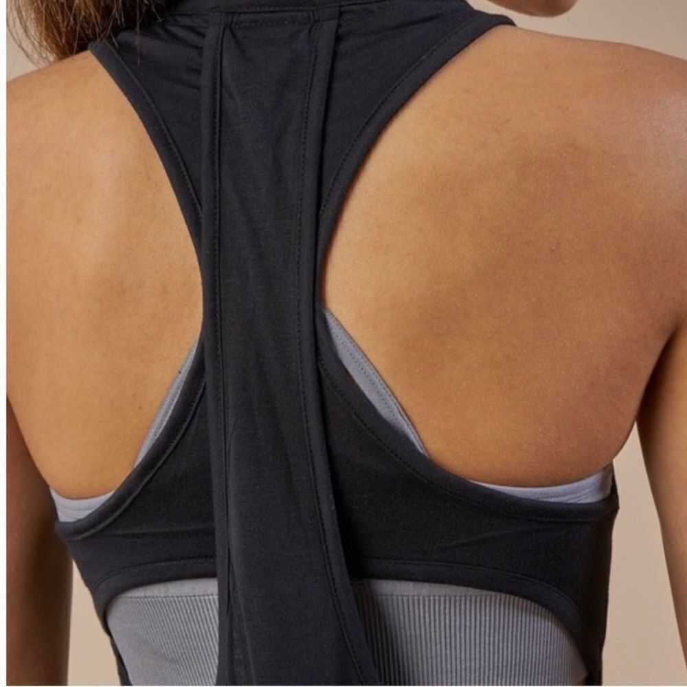 ✨ Gymshark Double Back Top✨ - Picture 3 of 7